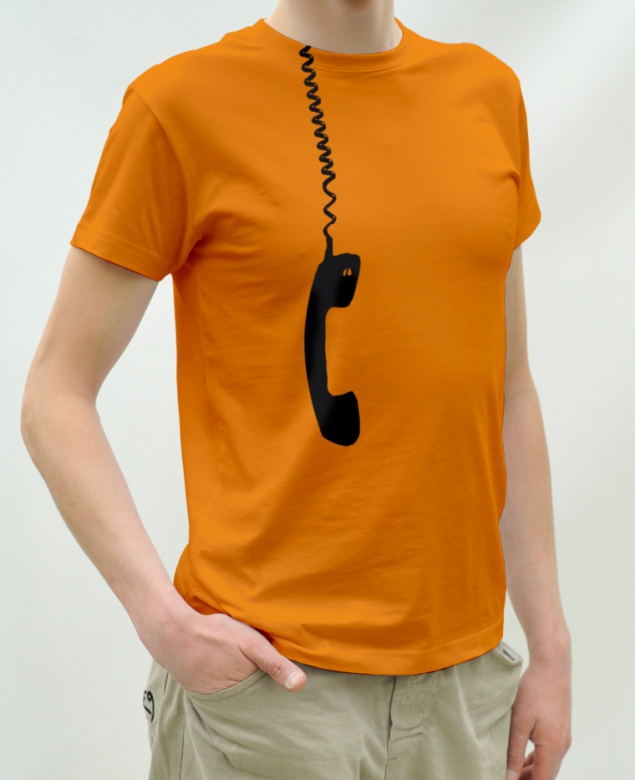 Telefonní sluchátko na triku
